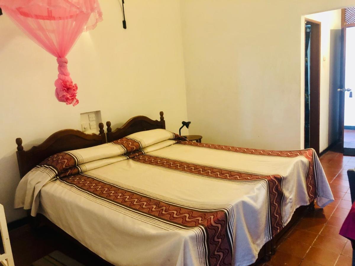 Hotel Hemadan Бентота Экстерьер фото
